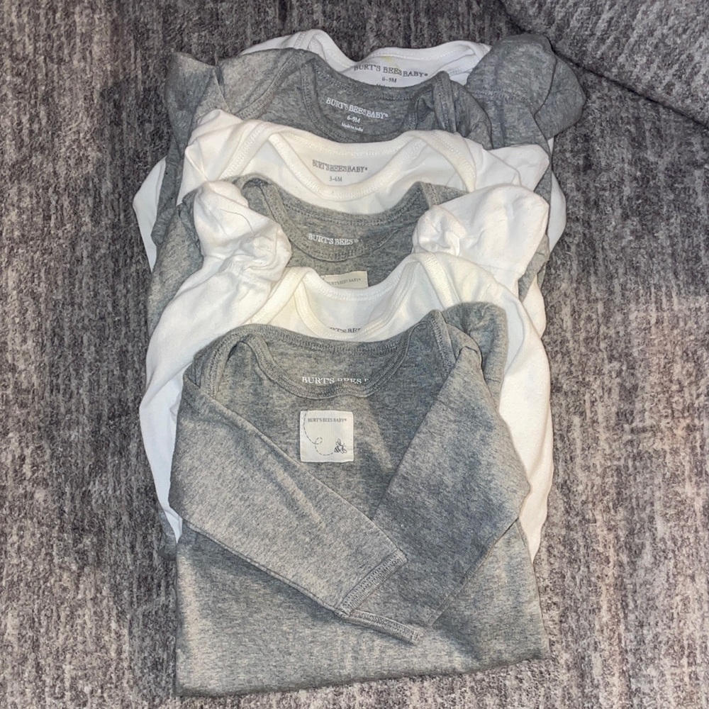 Burt’s Bees Onesie Bundle 0-3/3-6/6-9